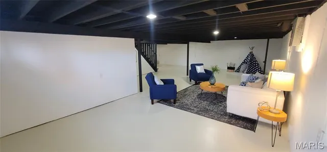 $289,700 | 3072 Wintergreen Drive, Florissant, MO 63033