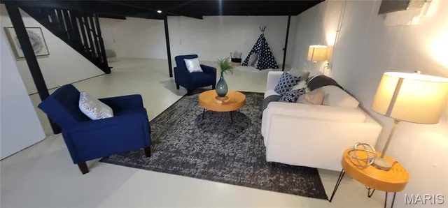 $289,700 | 3072 Wintergreen Drive, Florissant, MO 63033