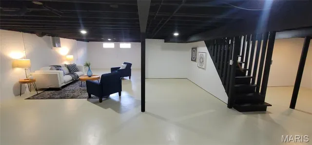 $289,700 | 3072 Wintergreen Drive, Florissant, MO 63033