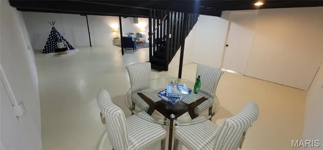 $289,700 | 3072 Wintergreen Drive, Florissant, MO 63033