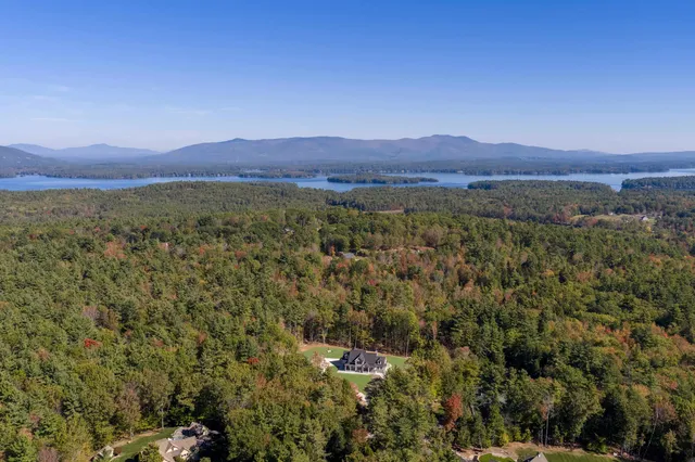 $1,999,900 | 39 Lake Country Road, Meredith, NH 03253