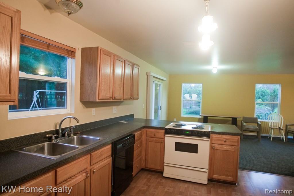 24350 Karr Road Belleville, MI 48111 - Photo 17 of 44 RJ3A2227-3488218017-O.jpg