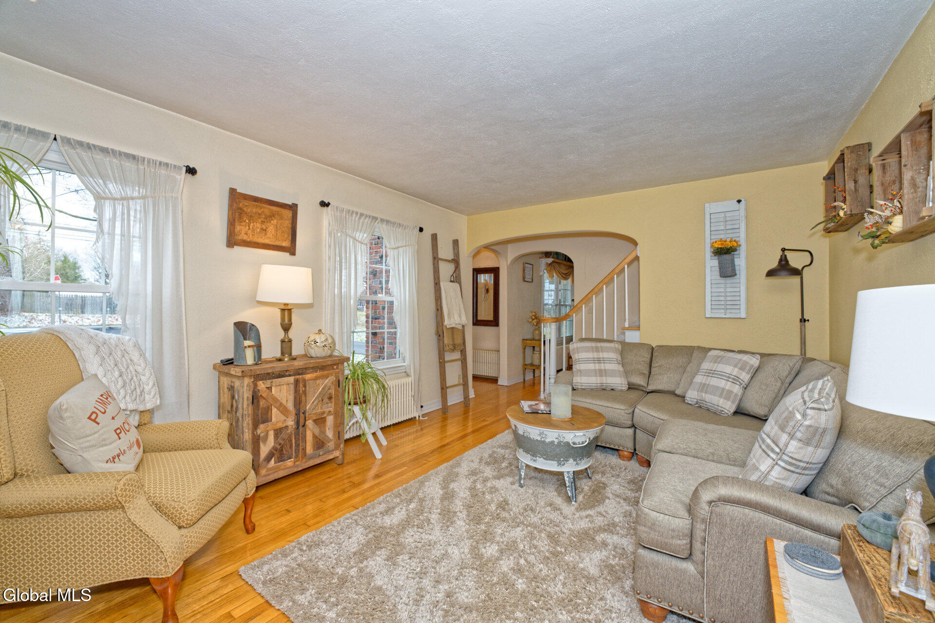 507 Brunswick Road Brunswick, NY 12180 - Photo 34 of 51 6 Livingroom 2
