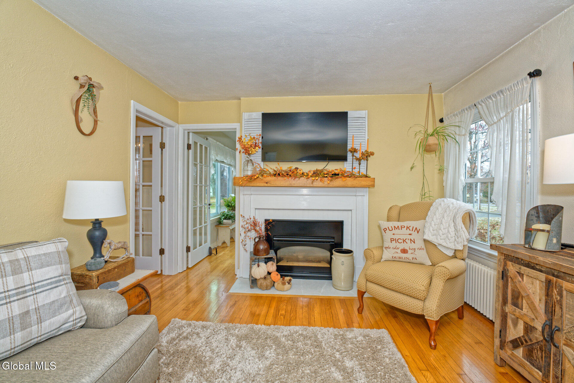 507 Brunswick Road Brunswick, NY 12180 - Photo 36 of 51 6 Livingroom 4