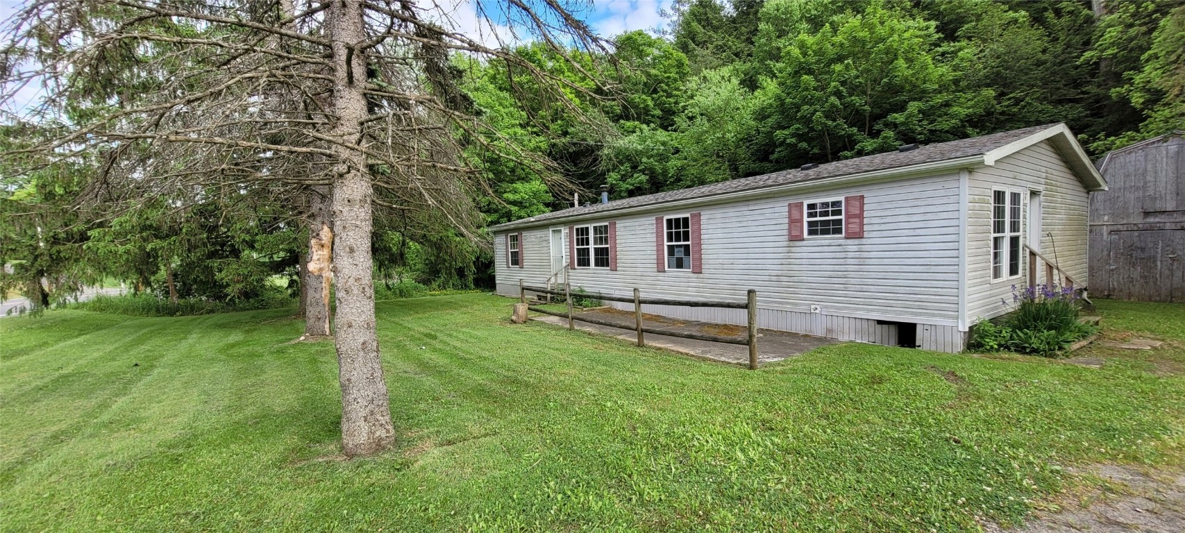 5604 Day Hollow Road Endicott, NY 13760 - Photo 2 of 38 Gallery Image 2