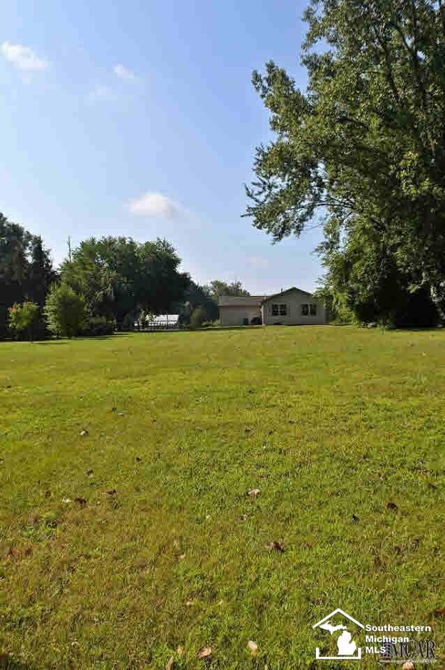 1534 West Sterns Road Temperance, MI 48182 - Photo 13 of 14 Yard