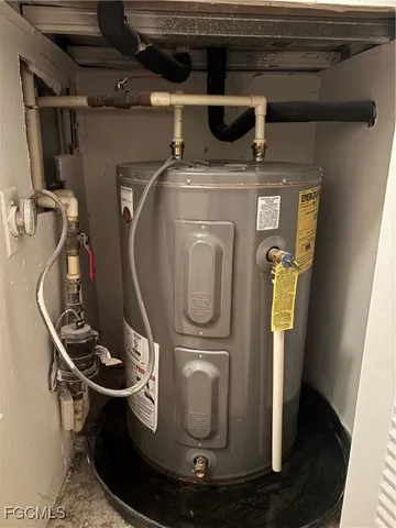 $1,400 | 13545 Eagle Ridge Drive, Unit 811, Fort Myers, FL 33912