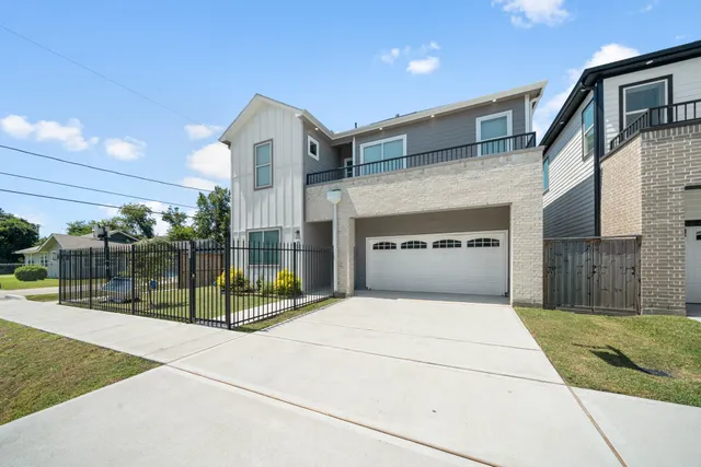 $329,000 | 2303 Wipprecht Street, Houston, TX 77020