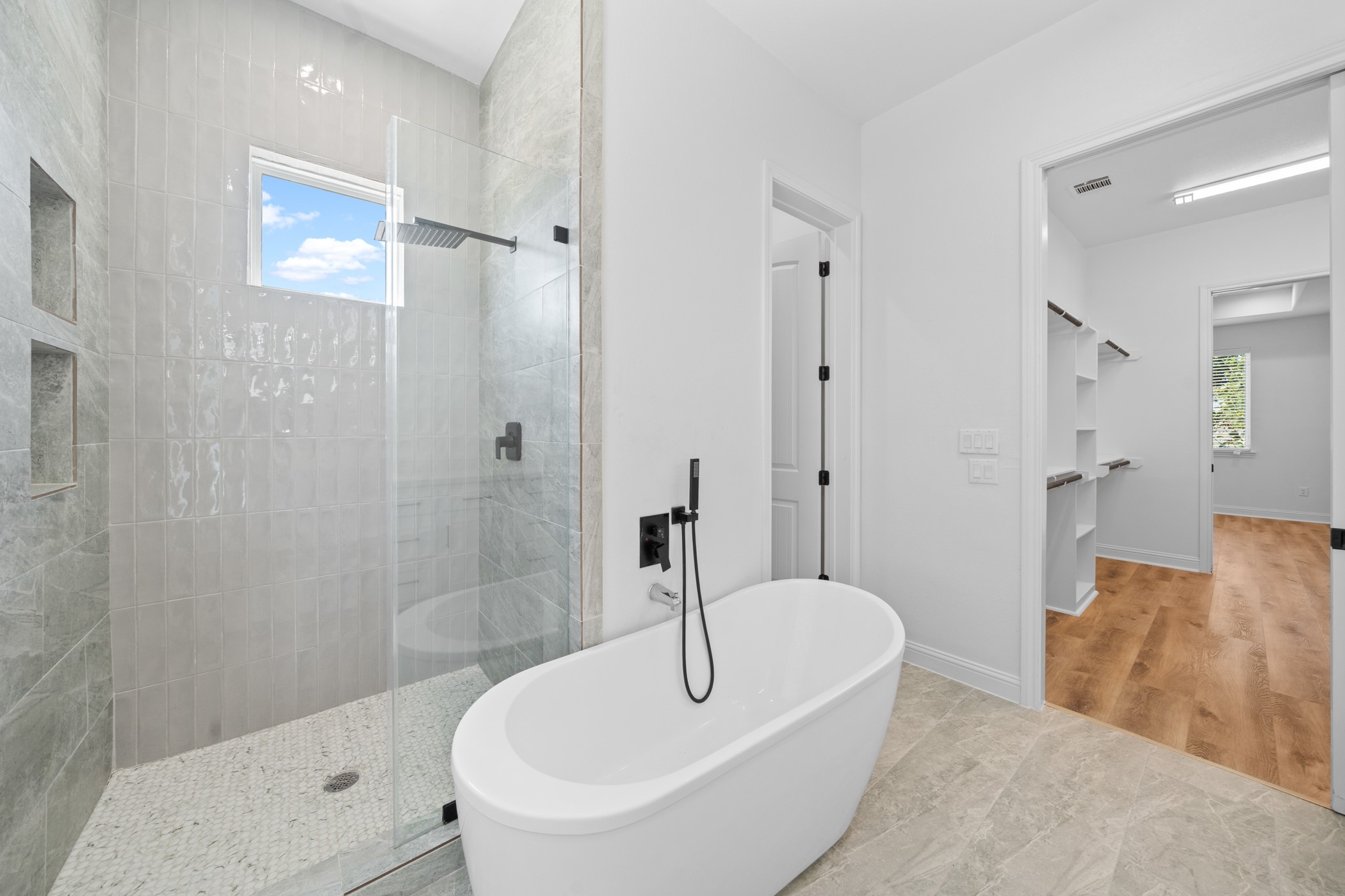 2303 Wipprecht Street Houston, TX 77020 - Photo 10 of 26 a bathroom with a sink and a shower