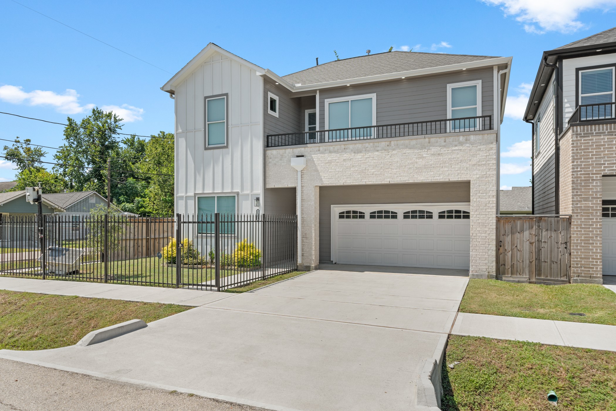 2303 Wipprecht Street Houston, TX 77020 - Photo 23 of 26 a view of a house with a backyard of house