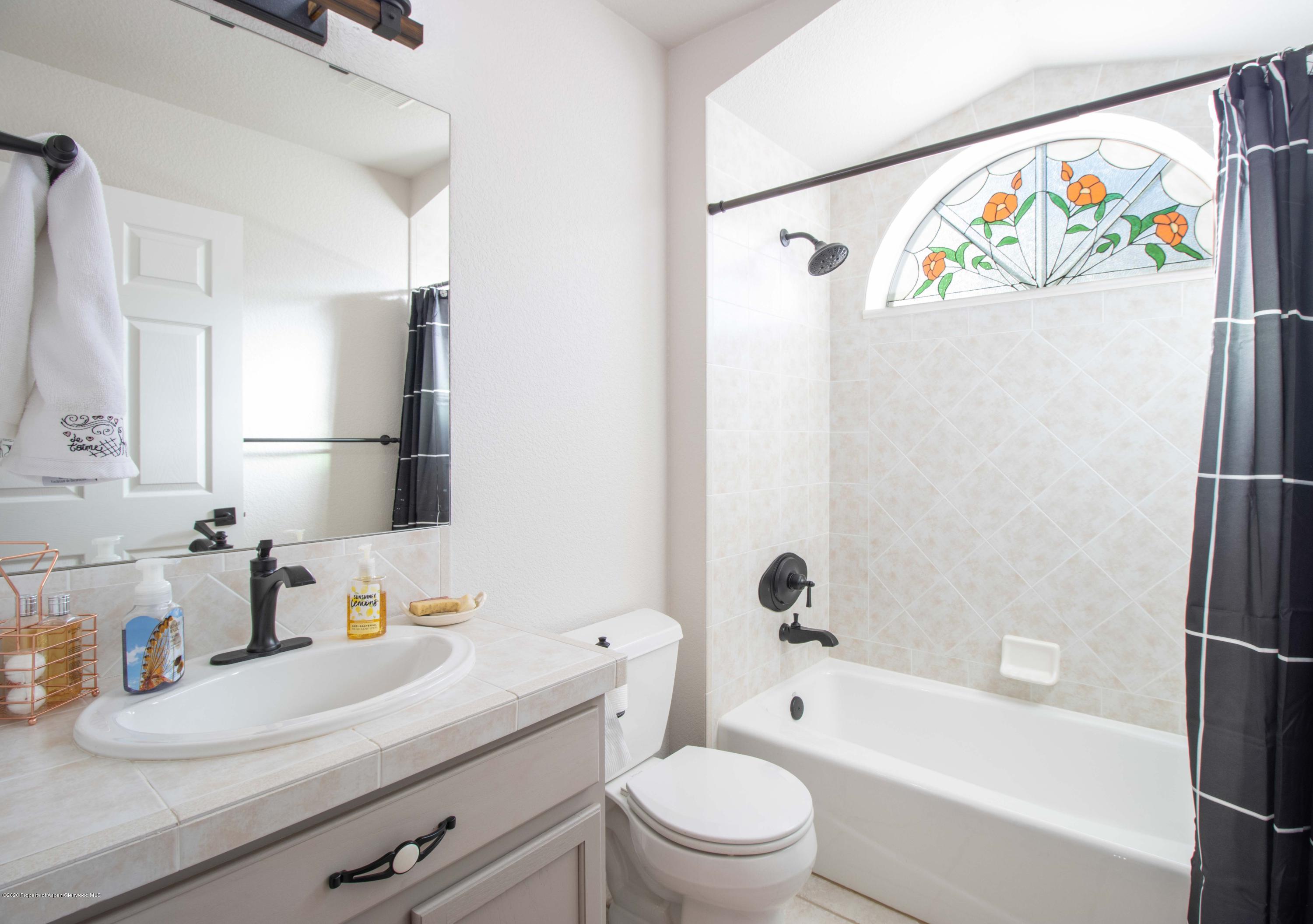 217 South Ridge Court Parachute, CO 81635 - Photo 8 of 18 Main Bathroom