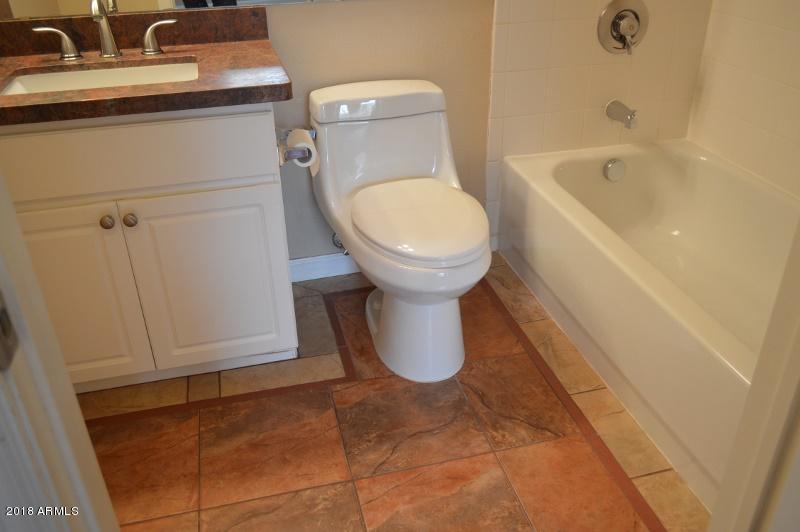 1701 East Colter Street, Unit 360 Phoenix, AZ 85016 - Photo 14 of 36 Front Guest Bath