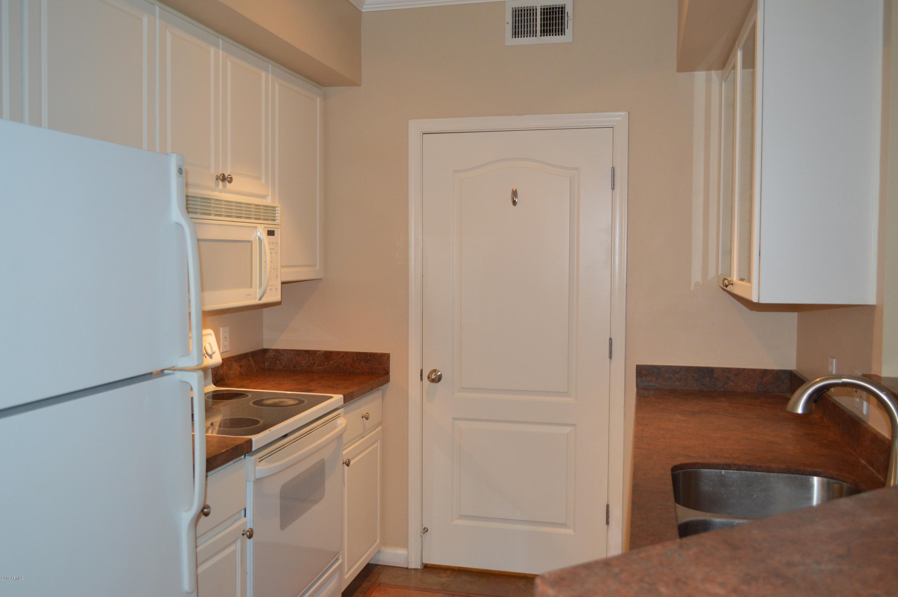 1701 East Colter Street, Unit 360 Phoenix, AZ 85016 - Photo 5 of 36 Granite Counter-tops