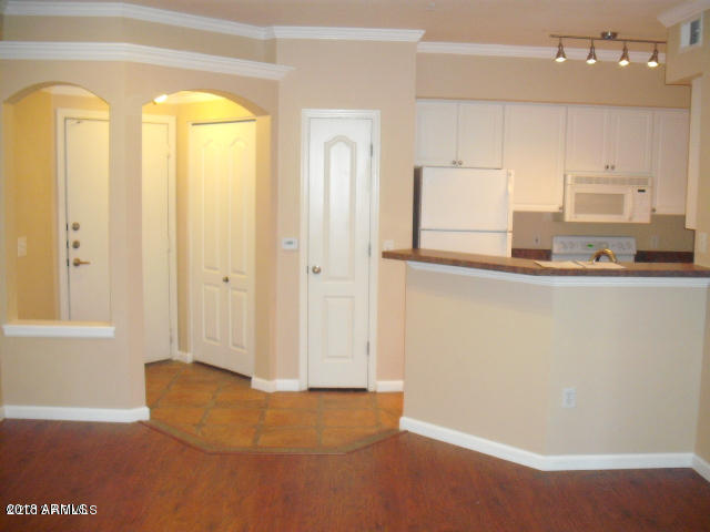 1701 East Colter Street, Unit 360 Phoenix, AZ 85016 - Photo 9 of 36 Kitchen Breakfast Bar
