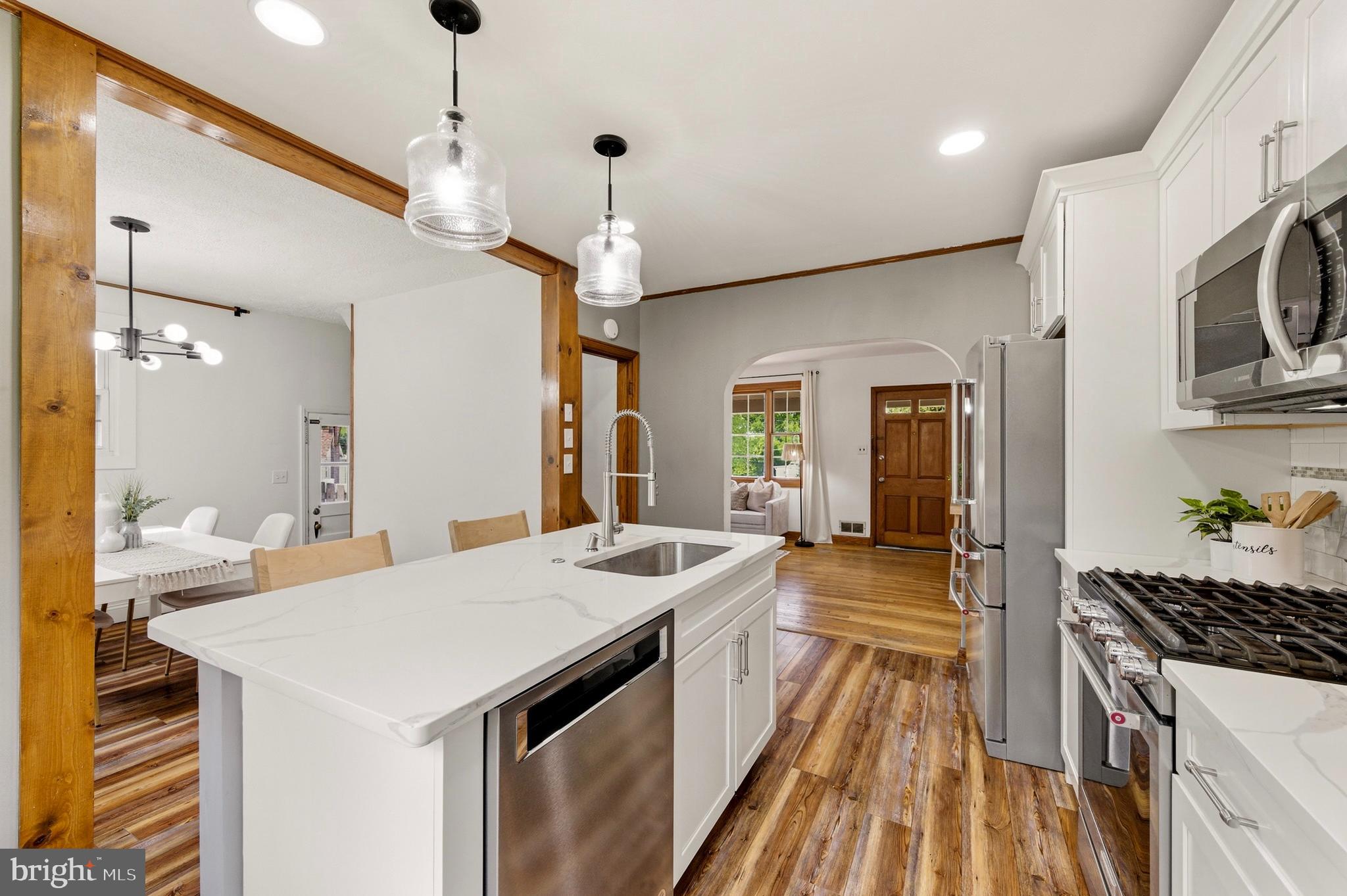 621 Woodsdale Road Baltimore, MD 21228 - Photo 9 of 59