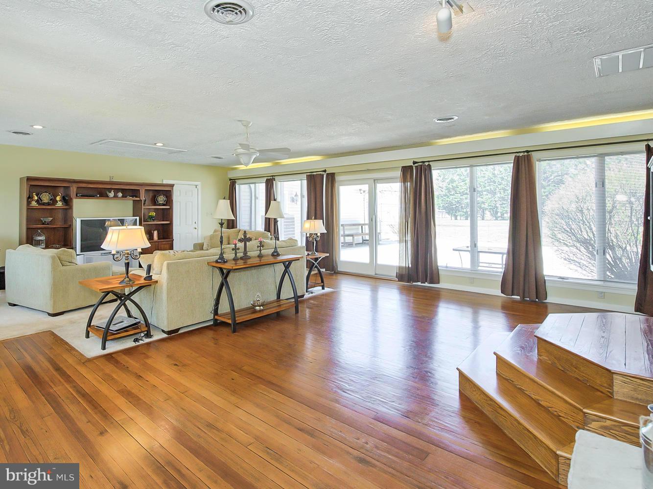 10612 Dublin Road Walkersville, MD 21793 - Photo 6 of 30 Family Room