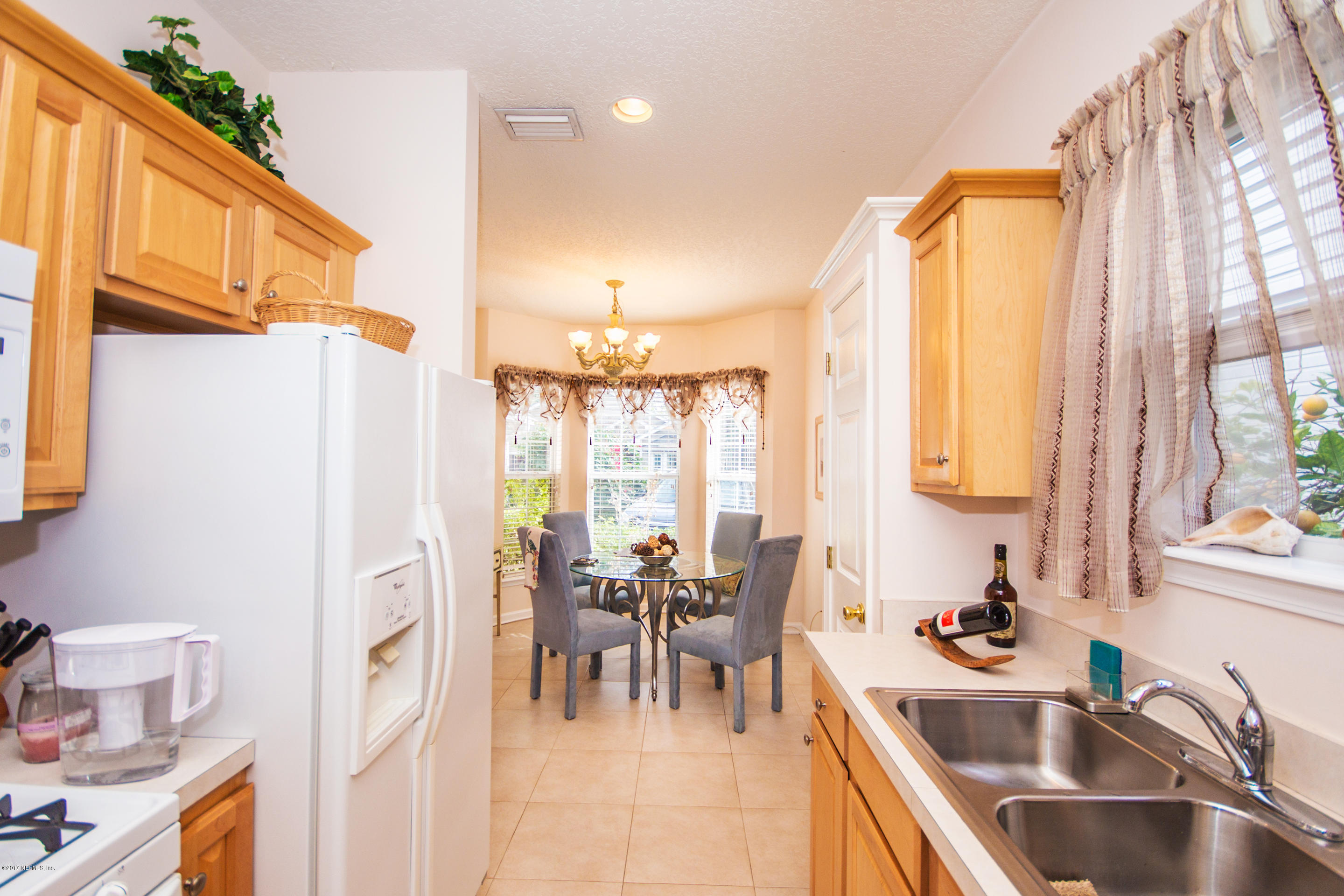 128-3 Seminole Road Atlantic Beach, FL 32233 - Photo 5 of 28 Kitchen View 2