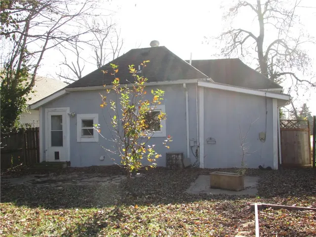 $115,000 | 726 West Pacific Avenue, Osawatomie, KS 66064