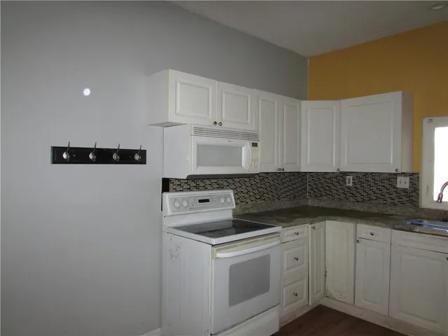 $115,000 | 726 West Pacific Avenue, Osawatomie, KS 66064