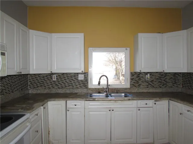 $115,000 | 726 West Pacific Avenue, Osawatomie, KS 66064