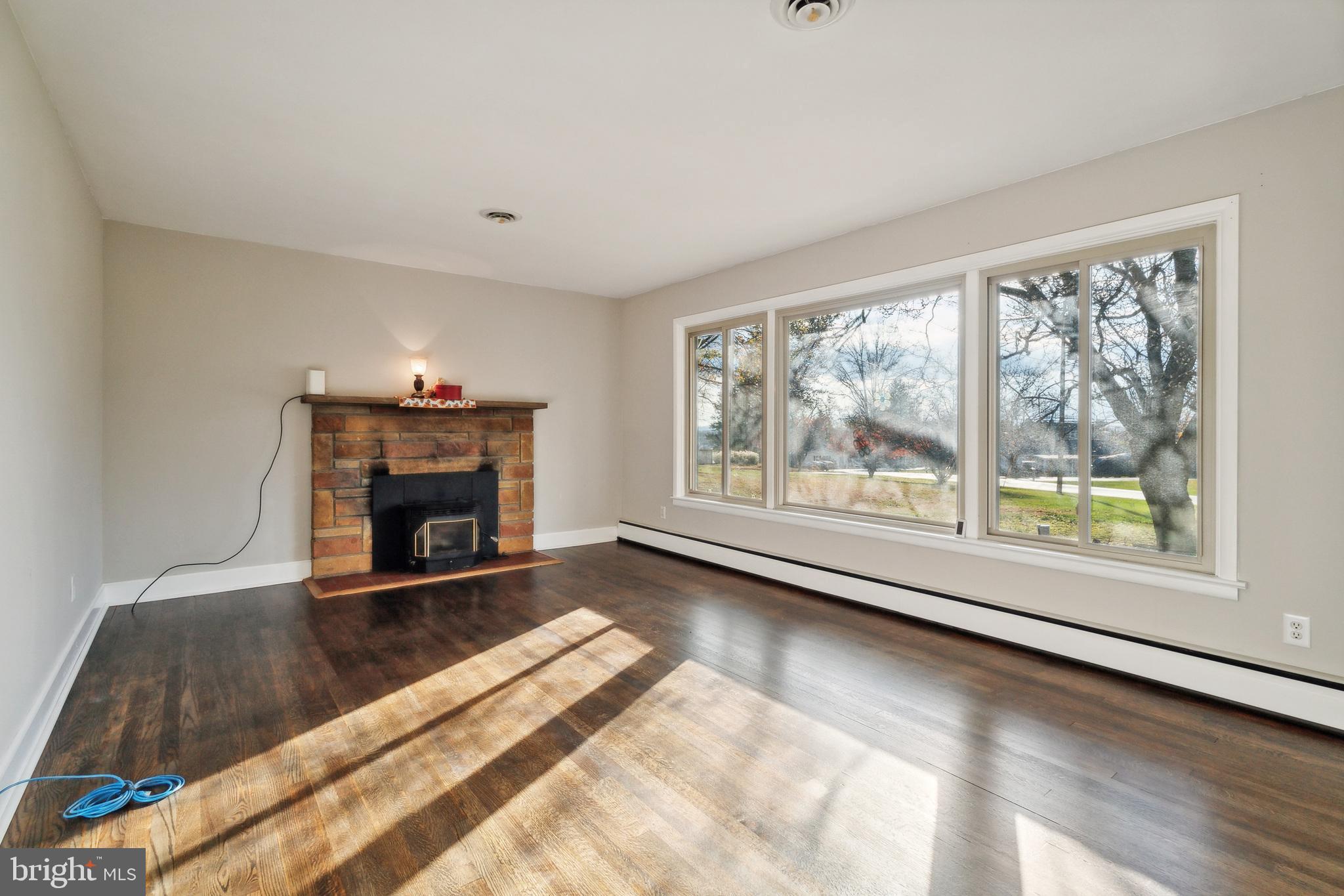 8536 Rocky Springs Road Frederick, MD 21702 - Photo 3 of 40