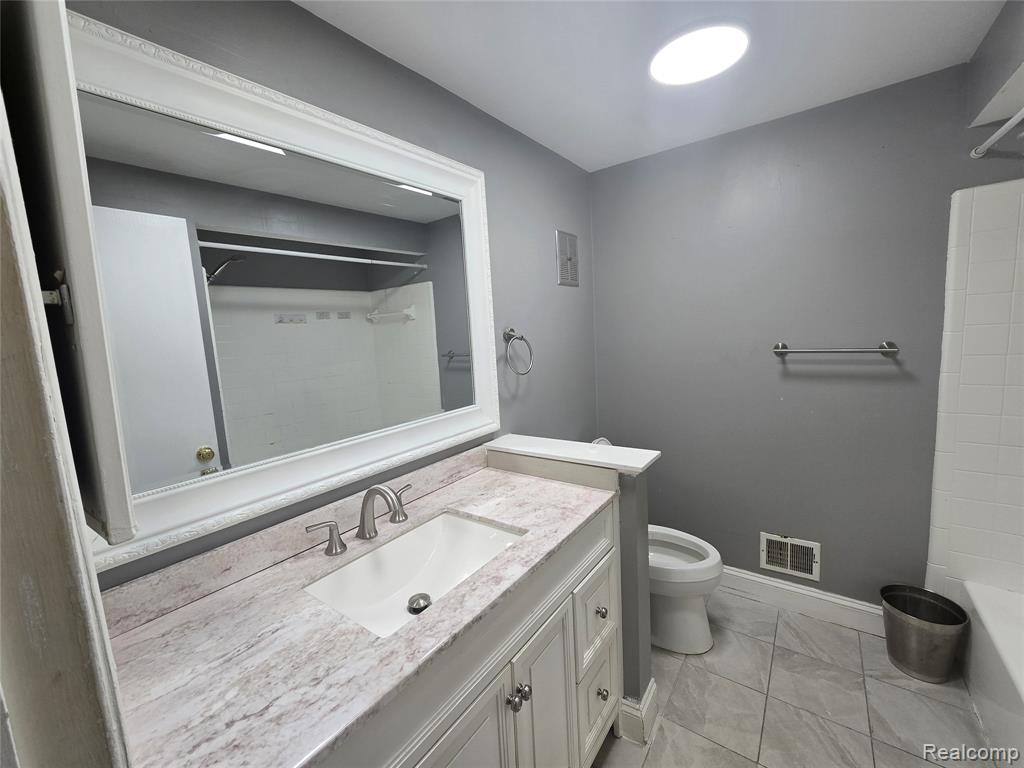 36730 Engleside Drive Sterling Heights, MI 48310 - Photo 9 of 16