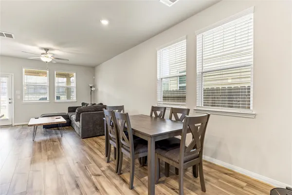 $300,000 | 2019 Myrtle Oak Street, Conroe, TX 77304
