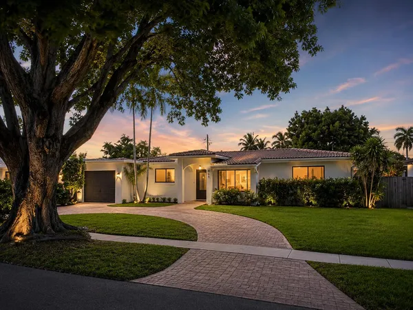 $715,000 | 909 Southeast 14th Drive, Deerfield Beach, FL 33441