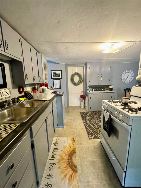 Undisclosed Address Auburn, NY 13021 - Photo 13 of 27 Upstairs apartment Kitchen