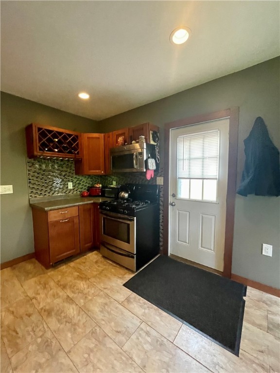 Undisclosed Address Auburn, NY 13021 - Photo 23 of 27 Downstairs apartment Kitchen