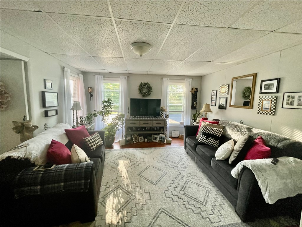 Undisclosed Address Auburn, NY 13021 - Photo 8 of 27 Upstairs apartment Living room