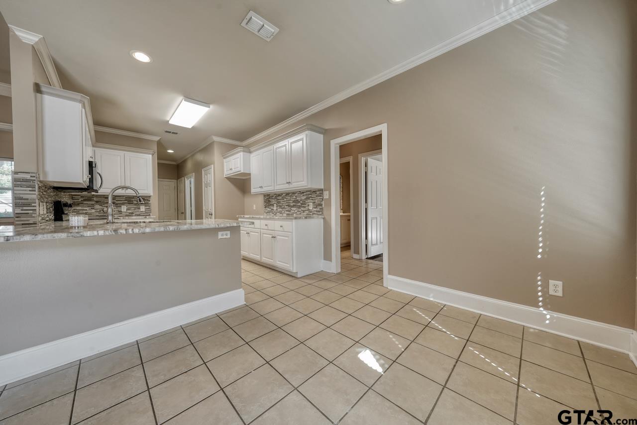 812 Rugby Lane Whitehouse, TX 75791 - Photo 9 of 43 Gallery Image 9