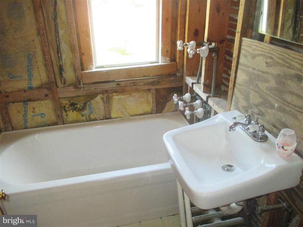 23345 Davis Mill Road Germantown, MD 20876 - Photo 18 of 25 Bath