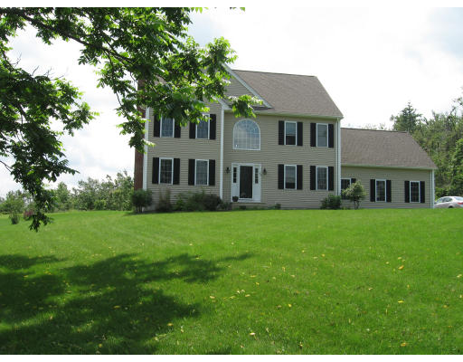 73 Redstone Hill Road Sterling, MA 01564 - Photo 2 of 12 Gallery Image 2