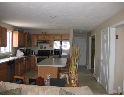 73 Redstone Hill Road Sterling, MA 01564 - Photo 3 of 12 Gallery Image 3