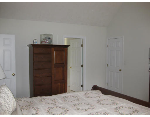 73 Redstone Hill Road Sterling, MA 01564 - Photo 7 of 12 Gallery Image 7