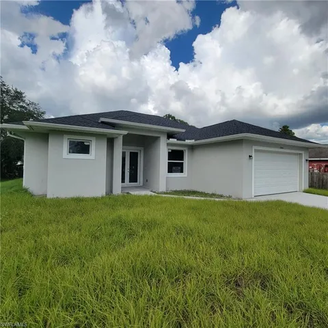 $2,000 | 1900 West 16th Street, Lehigh Acres, FL 33972