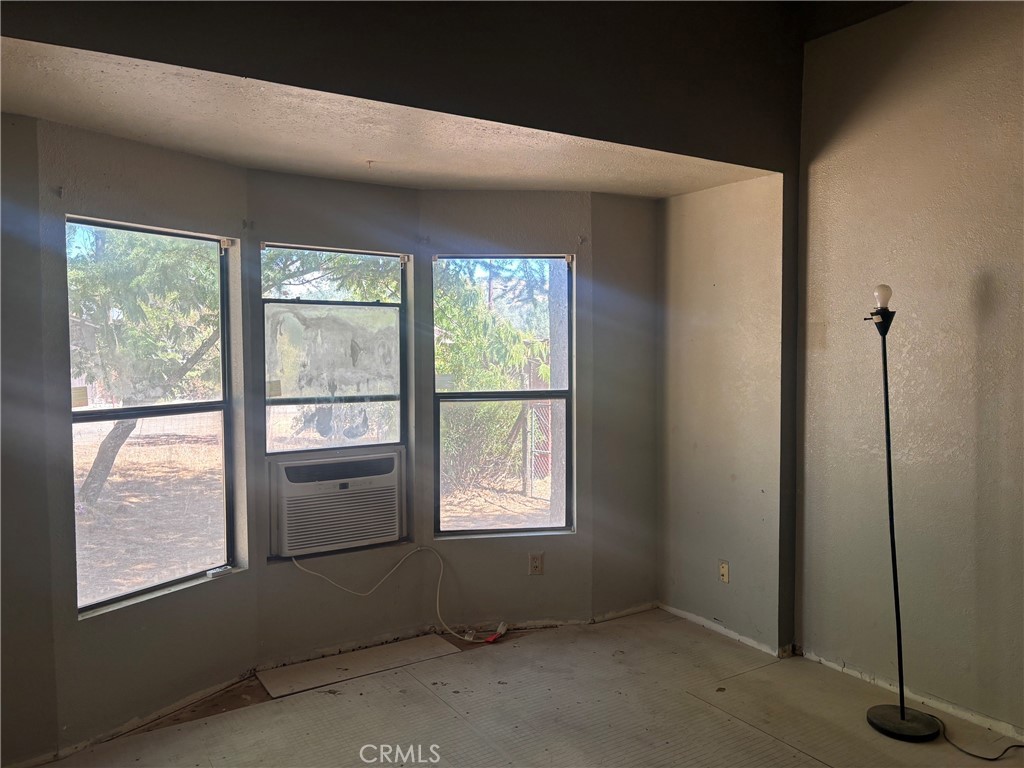 2075 Spring Valley Road Clearlake Oaks, CA 95423 - Photo 10 of 13 Gallery Image 10