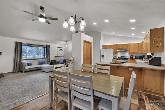 $524,900 | 990 Bangtail Lane, Emmett, ID 83617