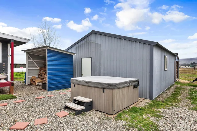 $524,900 | 990 Bangtail Lane, Emmett, ID 83617