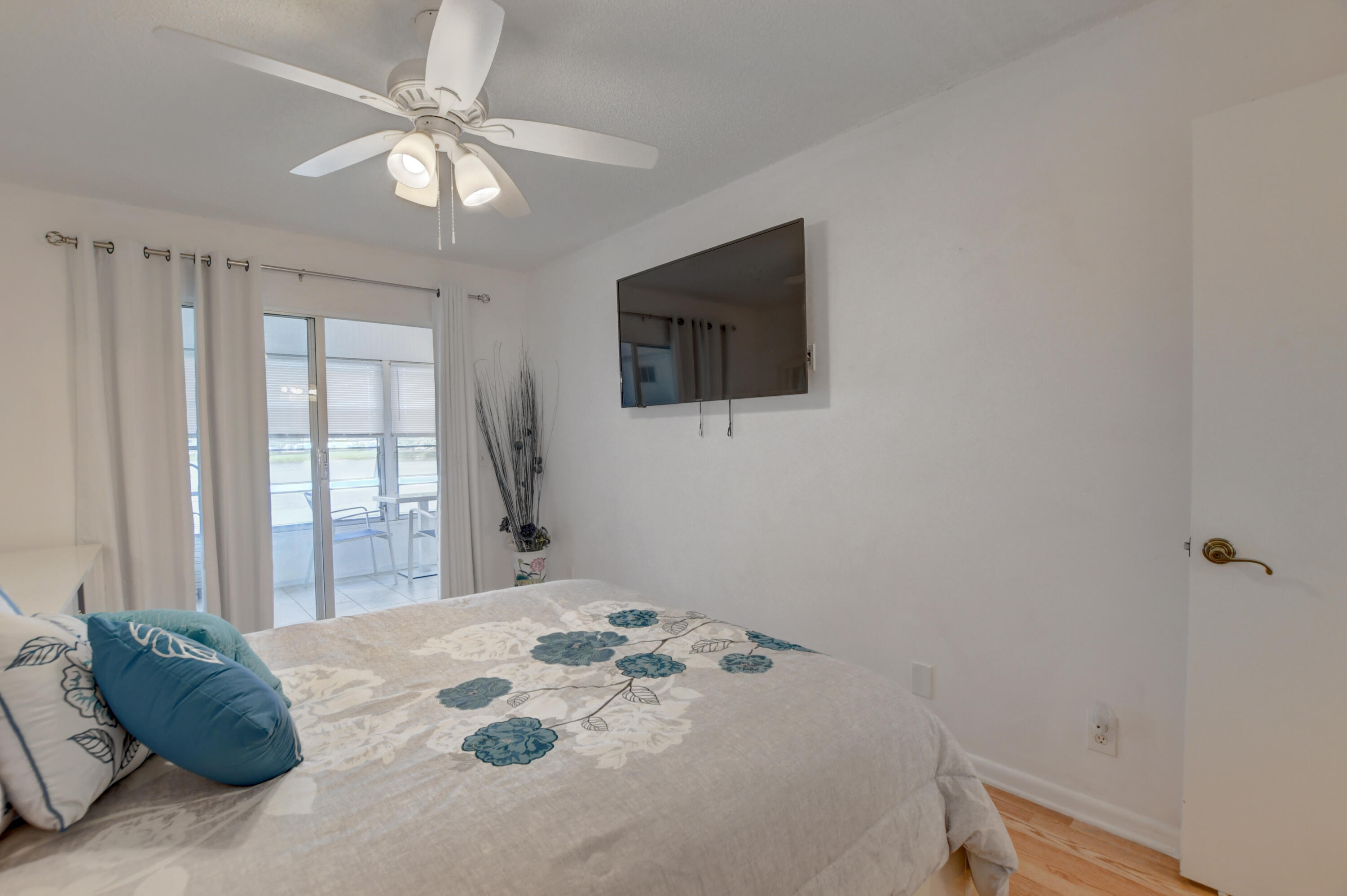 2062 Exeter Boca Raton, FL 33434 - Photo 21 of 55 21_ebf_0106_07_08_09_10