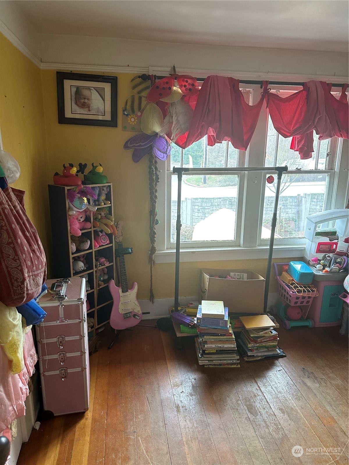 23304 Bothell Everett Highway Bothell, WA 98021 - Photo 19 of 35 a bedroom with furniture and a window