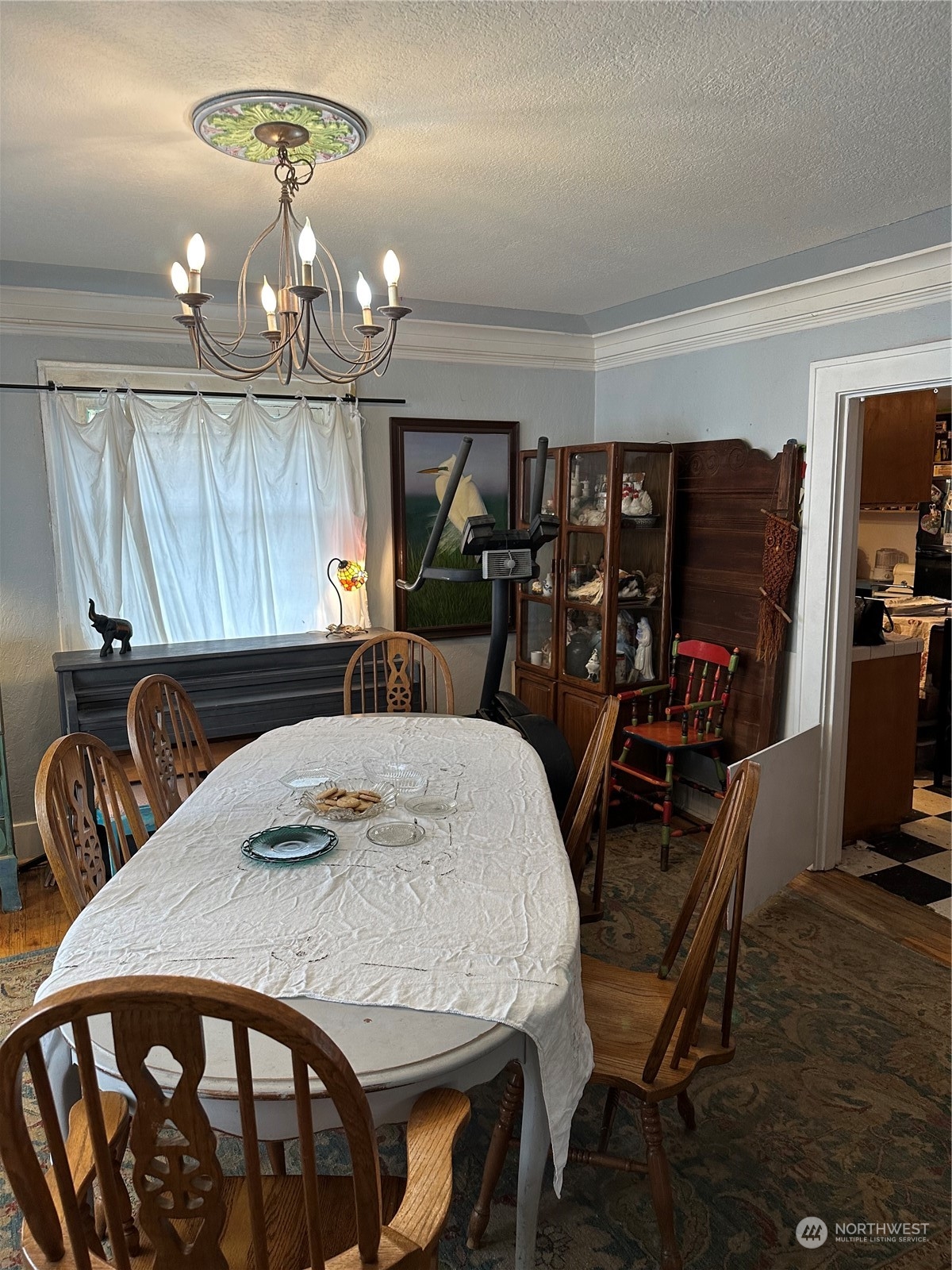 23304 Bothell Everett Highway Bothell, WA 98021 - Photo 6 of 35 a view of a dining room with furniture