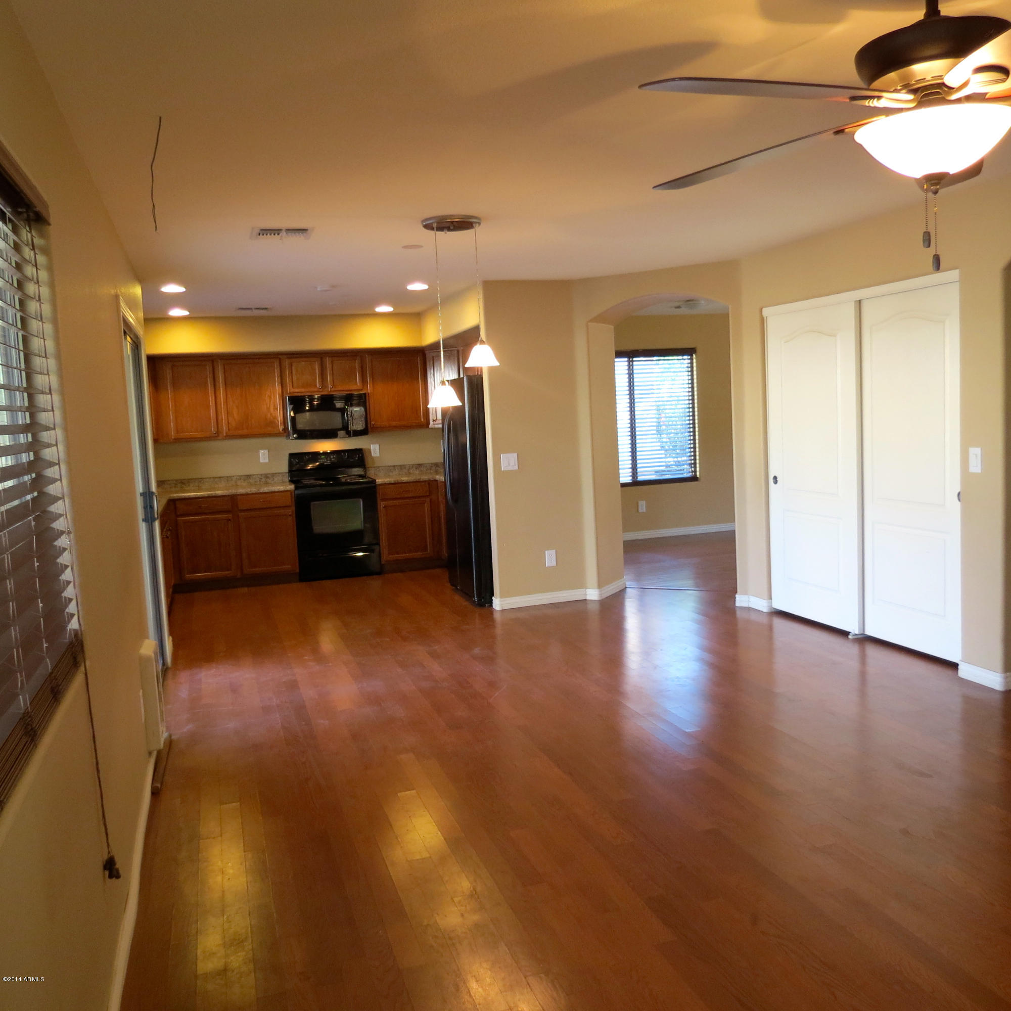 2410 West Via Dona Road Phoenix, AZ 85085 - Photo 9 of 34 IMG_2076