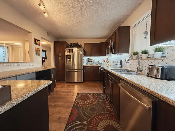 $2,700 | 605 Ives Dairy Road, Unit 2057, Miami, FL 33179