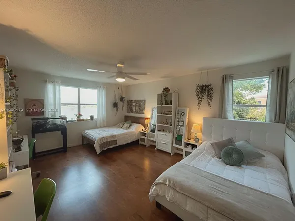 $2,700 | 605 Ives Dairy Road, Unit 2057, Miami, FL 33179