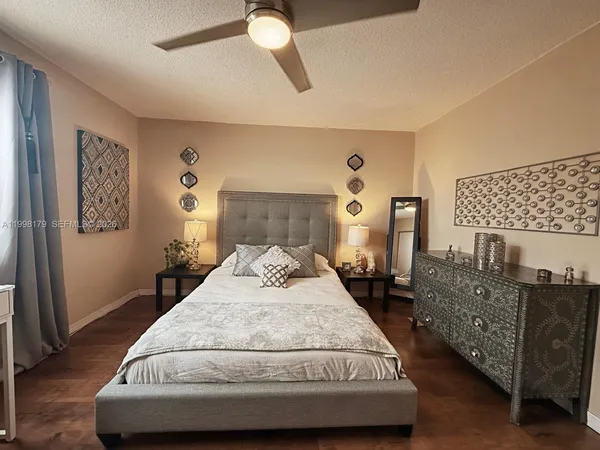 $2,700 | 605 Ives Dairy Road, Unit 2057, Miami, FL 33179