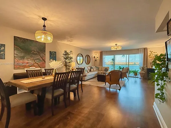 $2,700 | 605 Ives Dairy Road, Unit 2057, Miami, FL 33179