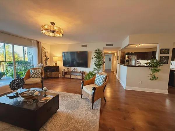 $2,700 | 605 Ives Dairy Road, Unit 2057, Miami, FL 33179