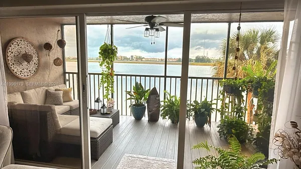 $2,700 | 605 Ives Dairy Road, Unit 2057, Miami, FL 33179